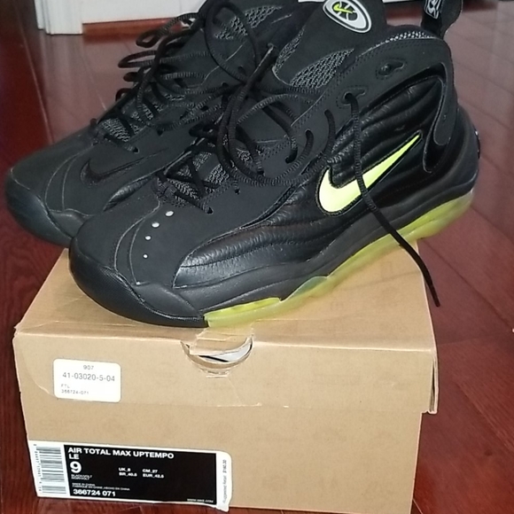 nike air total max uptempo 2020